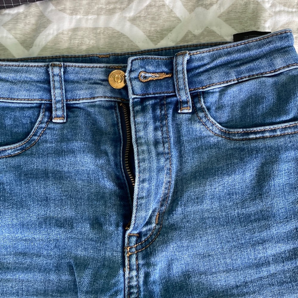 Divided jeans